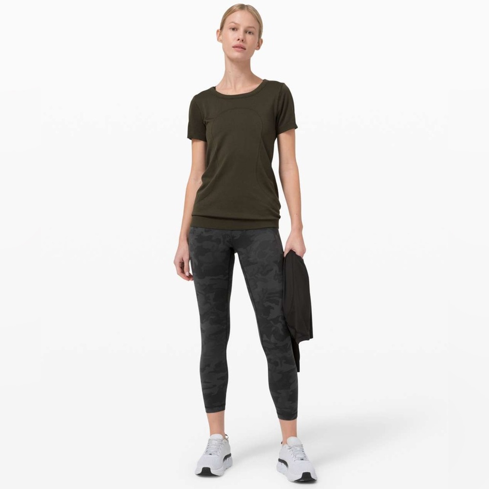 Lululemon Wunder Under High-Rise 25" 
Incognito Camo Multi Grey
Size 4
57